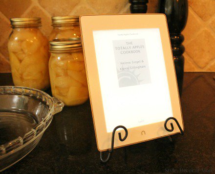 StyleDecor's tweet image. The first ever #waterproof #NOOKeReader #GlowLightPlus Read in Sun! #NoGlareScreen #sp &amp;gt; ooh.li/83a5072