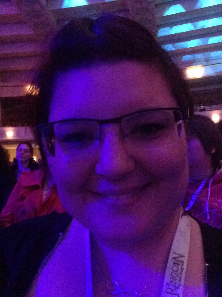 Memi_Jakl's tweet image. TOMORROW we will see #Outlander #samheughan #@SamHeughan at @ringcon #timetogetstarted