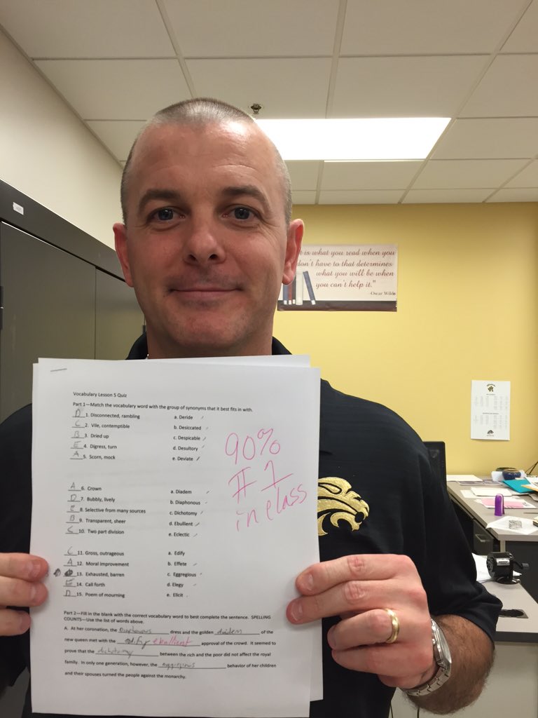 JMHSMonarchs's tweet photo. @Drop_it_LOwGAN @ctray15 
Studied for 2 mins, best grade in class. I get the big office for a reason. https://t.co/l5b3VX5OKb