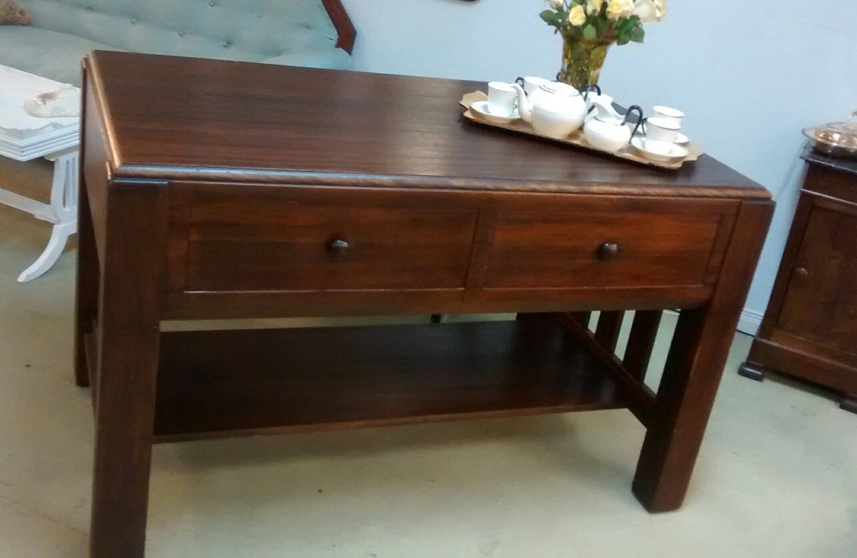 OnceAgain249's tweet image. Amazing ta-BED looks like desk/table from 1915 on sale. @OttawaSt_BIA  #HamOnt #antiques (antiques cost llessss)