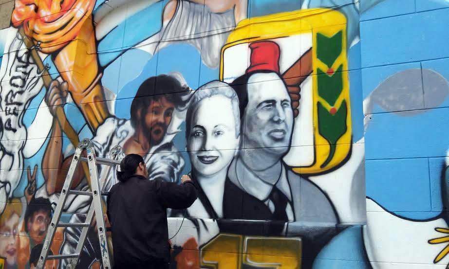Alejandro Dufort on Twitter: "El mural de la Lealtad, en homenaje a la militancia peronista.Ubicado en la calle Fernandez y Rafaela, Floresta. https://t.co/tQrhdSlDyB" / Twitter