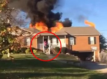 Heroic Man Runs Into A Burning Home When He Hears A Dog Crying For Help
twnewsjp.com/page.php?id=17…
