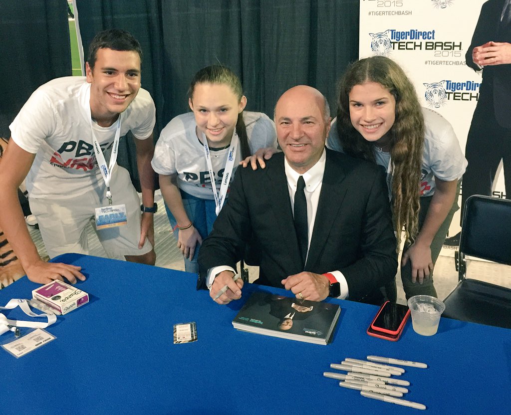 vicferntv's tweet image. Sharks meeting Sharks! @atmsenior TV Crew at the #TigerTechBash @TigerDirect @reportinglabs @MiamiSup #STEM #iamsrl