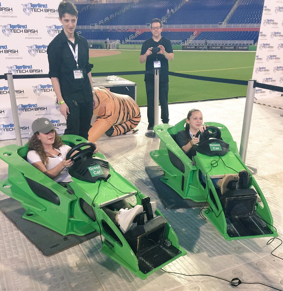 vicferntv's tweet image. Sharks meeting Sharks! @atmsenior TV Crew at the #TigerTechBash @TigerDirect @reportinglabs @MiamiSup #STEM #iamsrl