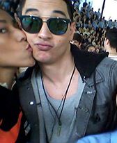 SoyGabriellaaa's tweet photo. Uff que ricoooo tus besitossss #VictorDrija Dejandole mi beso en su cachete #SientoBonitoEnTuColegio https://t.co/yXQTsxyNWx