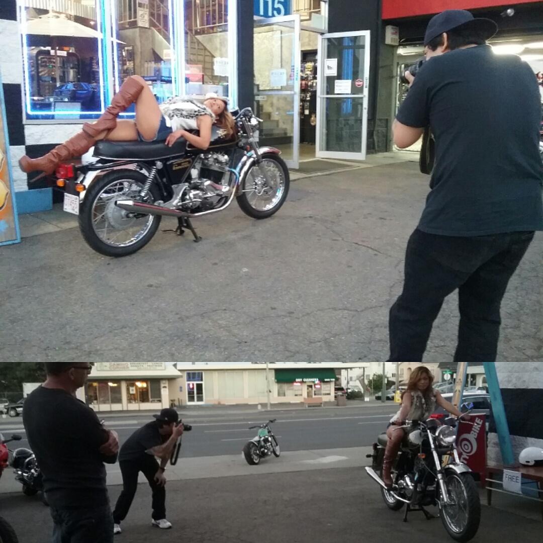 Moto_Madness's tweet photo. Just another night at the World Of Madness! #chicksonbikes #nortonmotorcycles #babesonbikes #motorcycles #bayarea https://t.co/ef4QMCKnqk