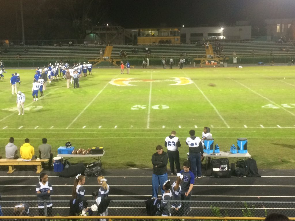 macmayton's tweet image. A little less than 30 minutes till @HHSBurrosFball hosting La Vergne. #MidTNPreps #MoPattonSports