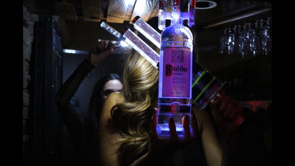 oxfordMIA's tweet photo. Tonight this bottle can be yours. Don't miss out. #FridayNight #BottleService https://t.co/nI7fqBYnQc