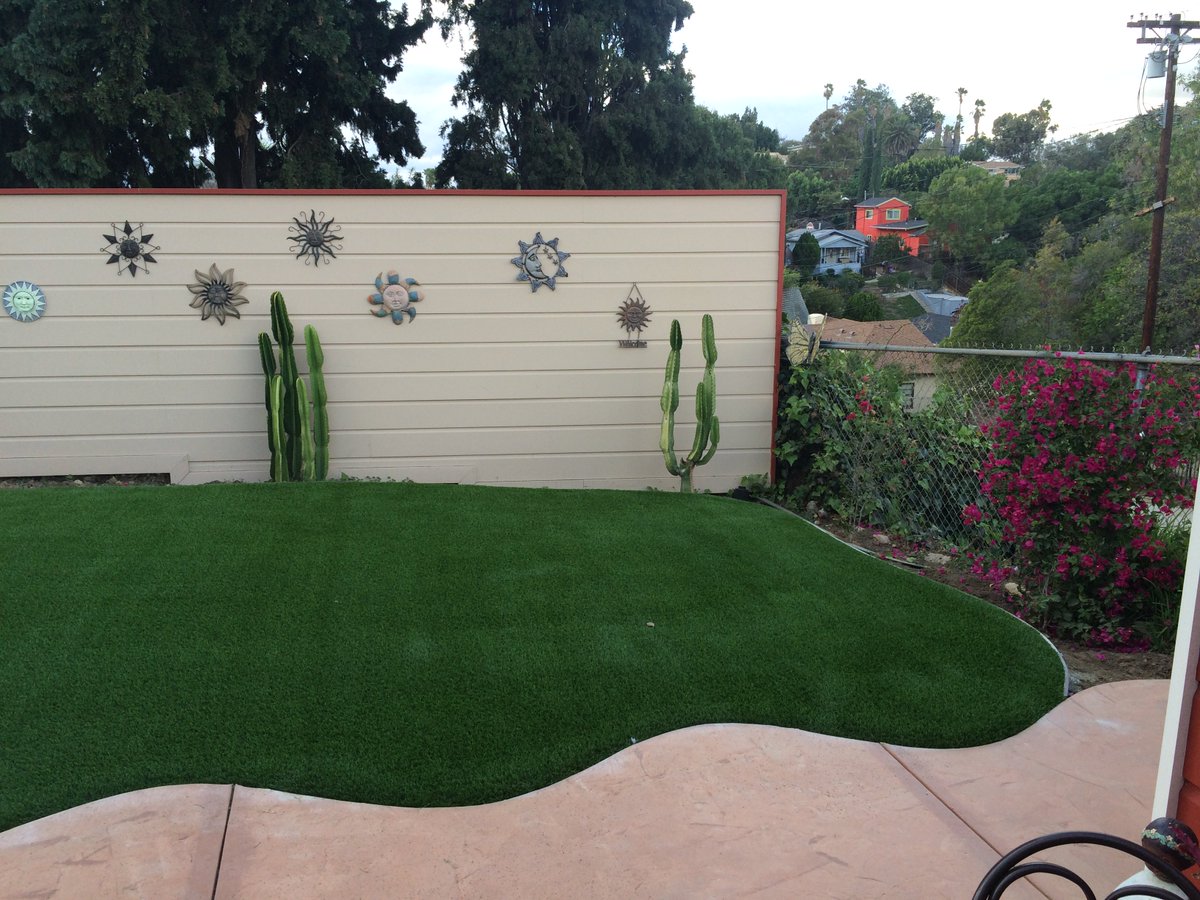 OCTurf_'s tweet photo. 550 square feet of our #TigerTurf Everglade Spring Light installed in a #backyard in #Glendale! #happycustomers https://t.co/ZMOIVaogNO