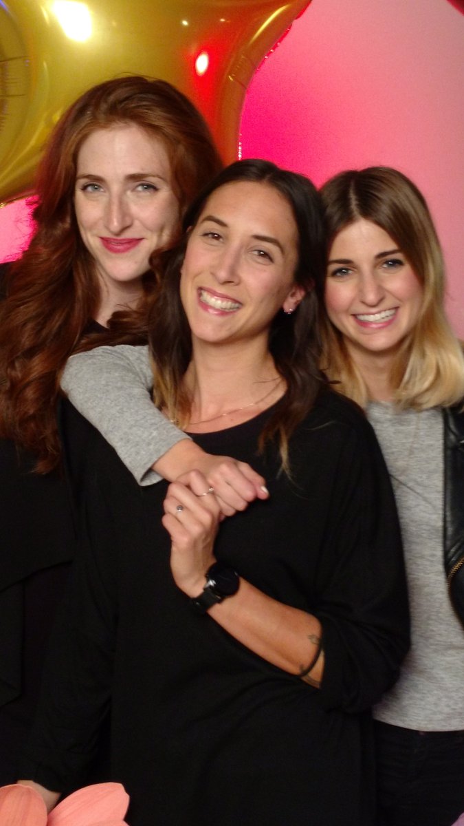 PrettyPowerfulx's tweet image. Looks like I was photoshopped into this BFF photo by @mikeruiz1 but we're tight. I SWEAR. -@jennyhmorris #PPPodcast