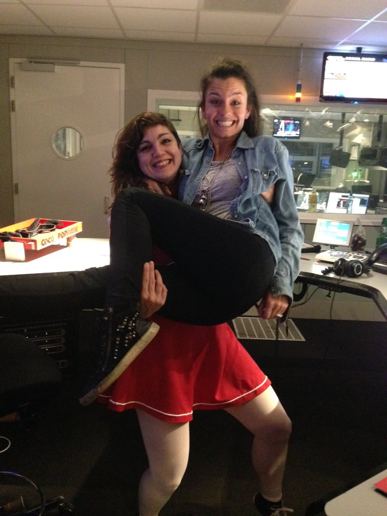 CocoPopshow's tweet photo. Het is weer gezellig in de studio met @evakoreman! https://t.co/RbnavEpTob