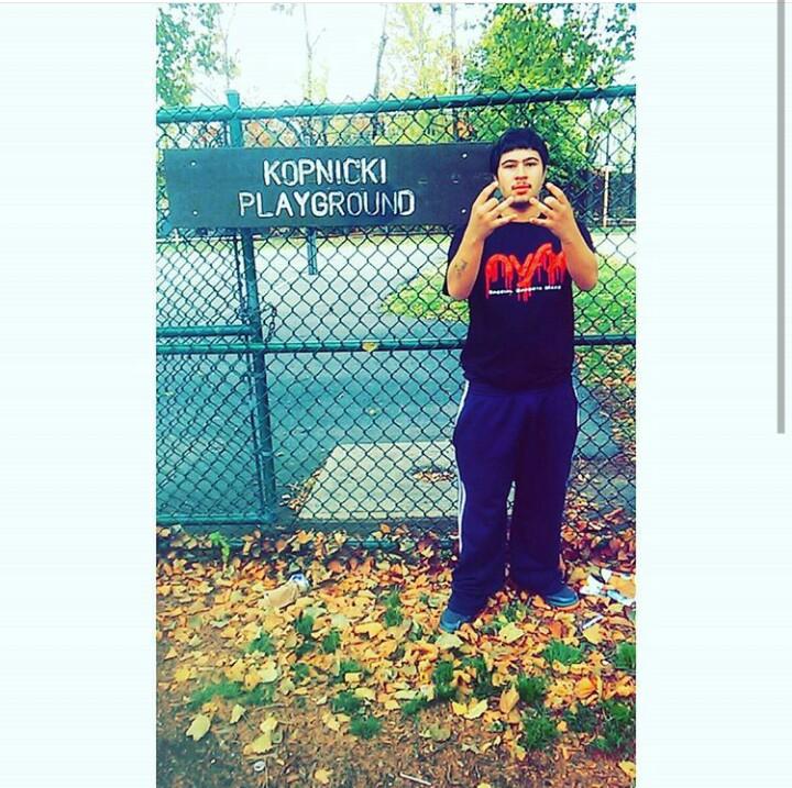 FreeBandzFee's tweet photo. You know how im rockin aint duckin no action them fucc niggas know where i be ! #Fblocc https://t.co/ckW9ns34lJ