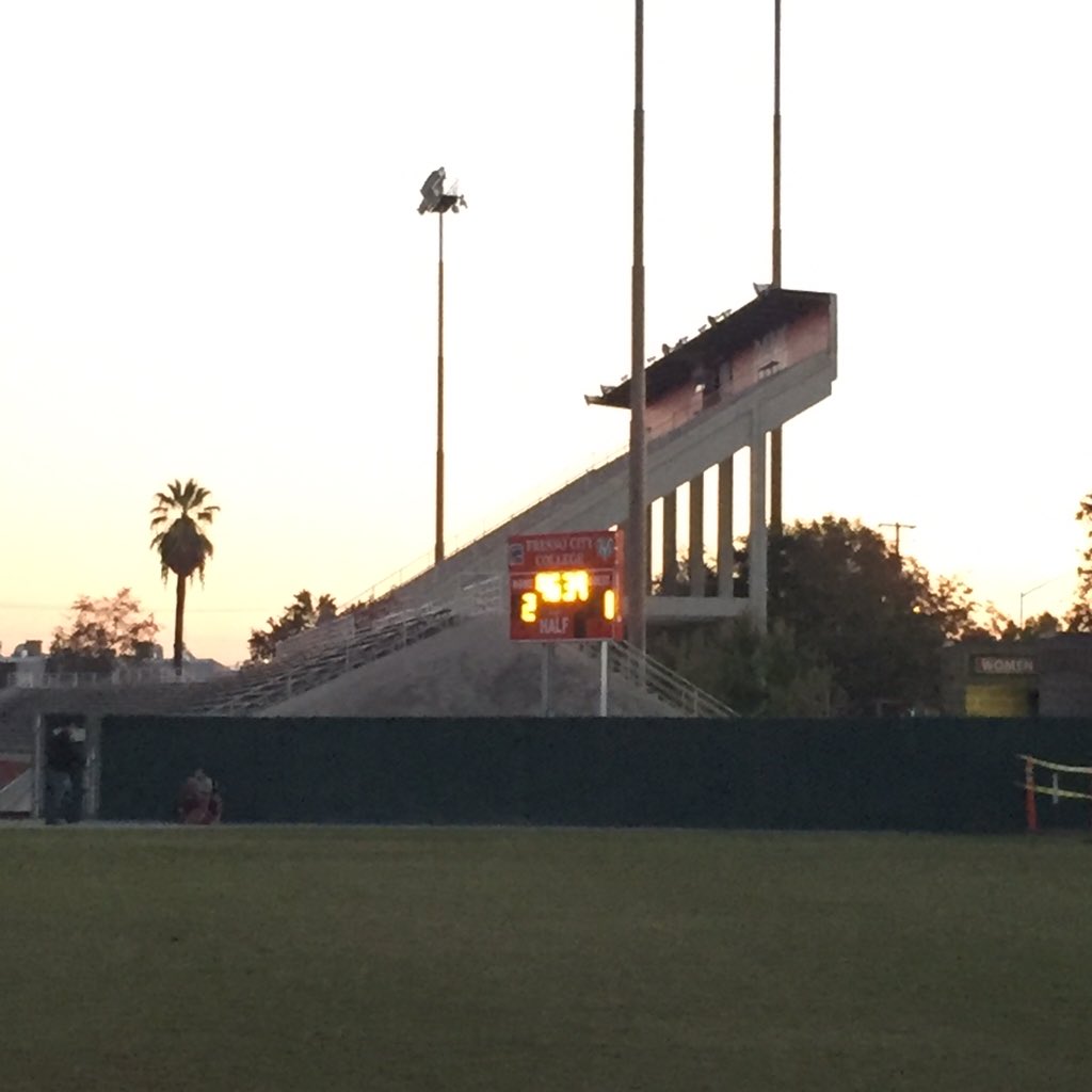 babaganoosh90's tweet image. FCC 2 v Taft 1 FT #cccaa #fccsoccer