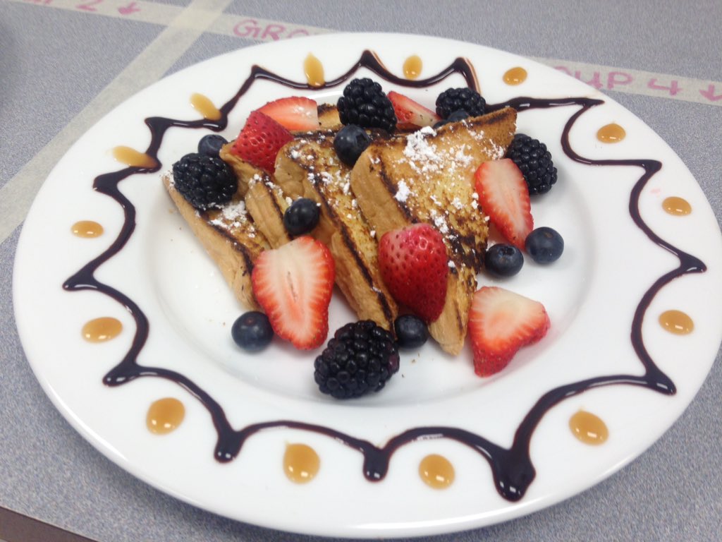 LHS_MrsJeske's tweet image. #CulinaryBasics was not very basic today! #FrenchToastContest #Create #LeydenPride