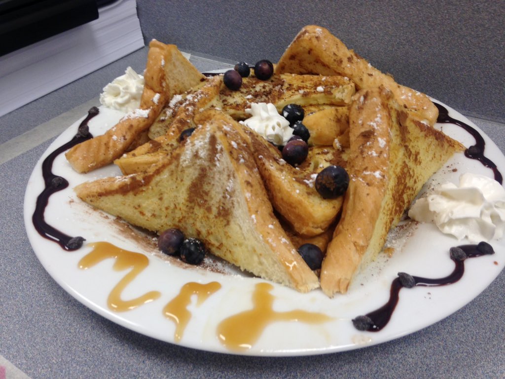 LHS_MrsJeske's tweet image. #CulinaryBasics was not very basic today! #FrenchToastContest #Create #LeydenPride