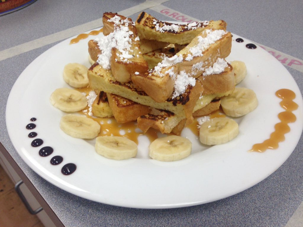 LHS_MrsJeske's tweet image. #CulinaryBasics was not very basic today! #FrenchToastContest #Create #LeydenPride