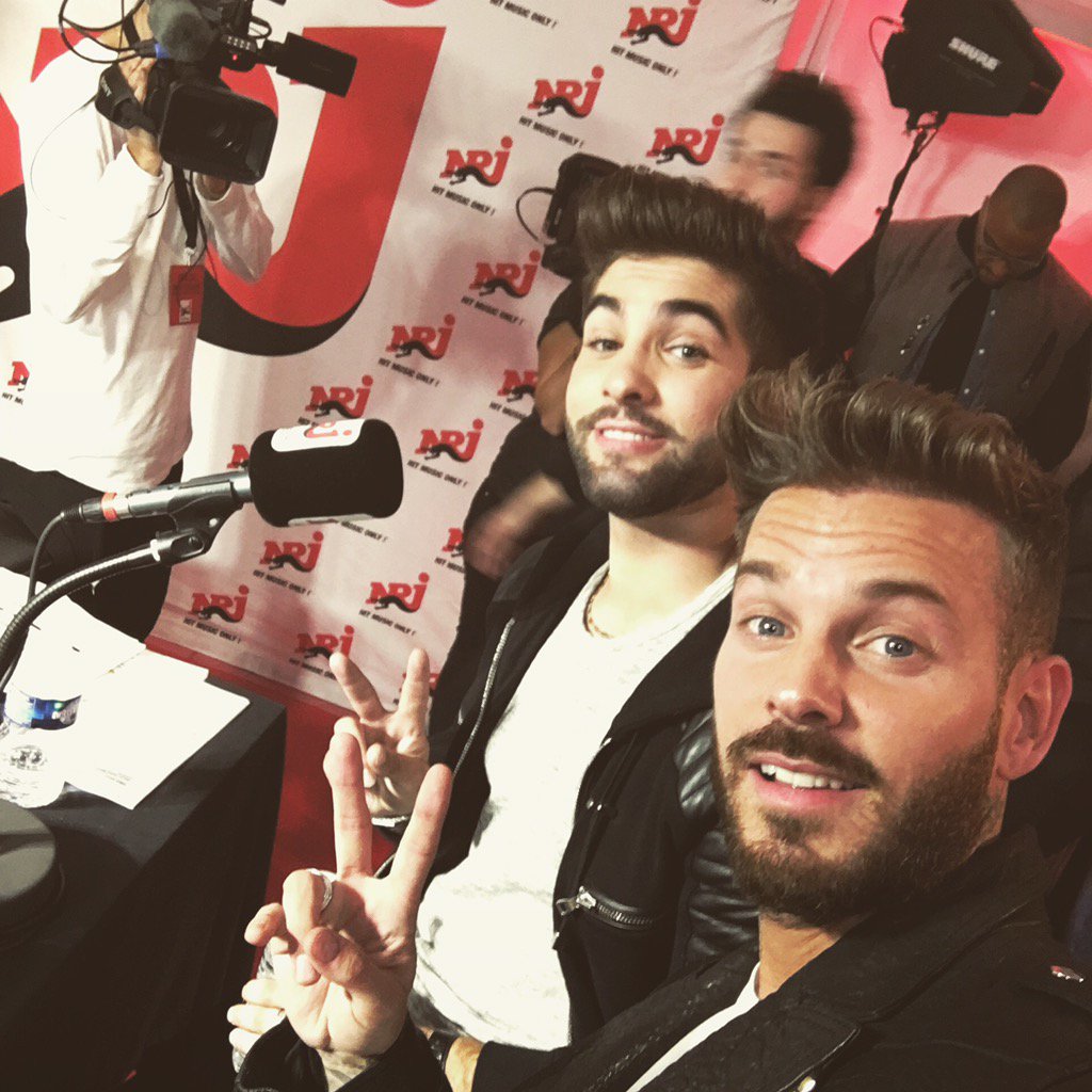 MPokora's tweet photo. Avec l'ami @GIRACKENDJI en direct de chez @cauetofficiel sur @NRJhitmusiconly #allgood #NMA https://t.co/dByZHVKI9V