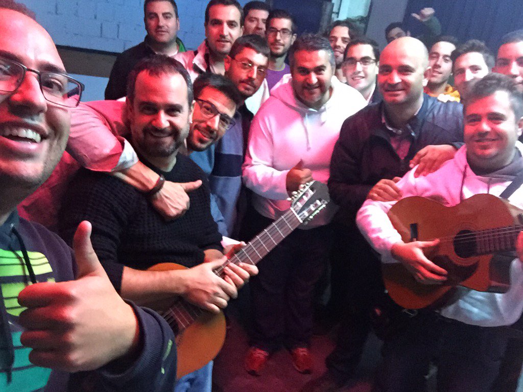 PitorreoA's tweet photo. Comenzamos!!!!!! Pitorreo 2016!!!!!! #carnavalalhama2016 https://t.co/FGCWVOqYit
