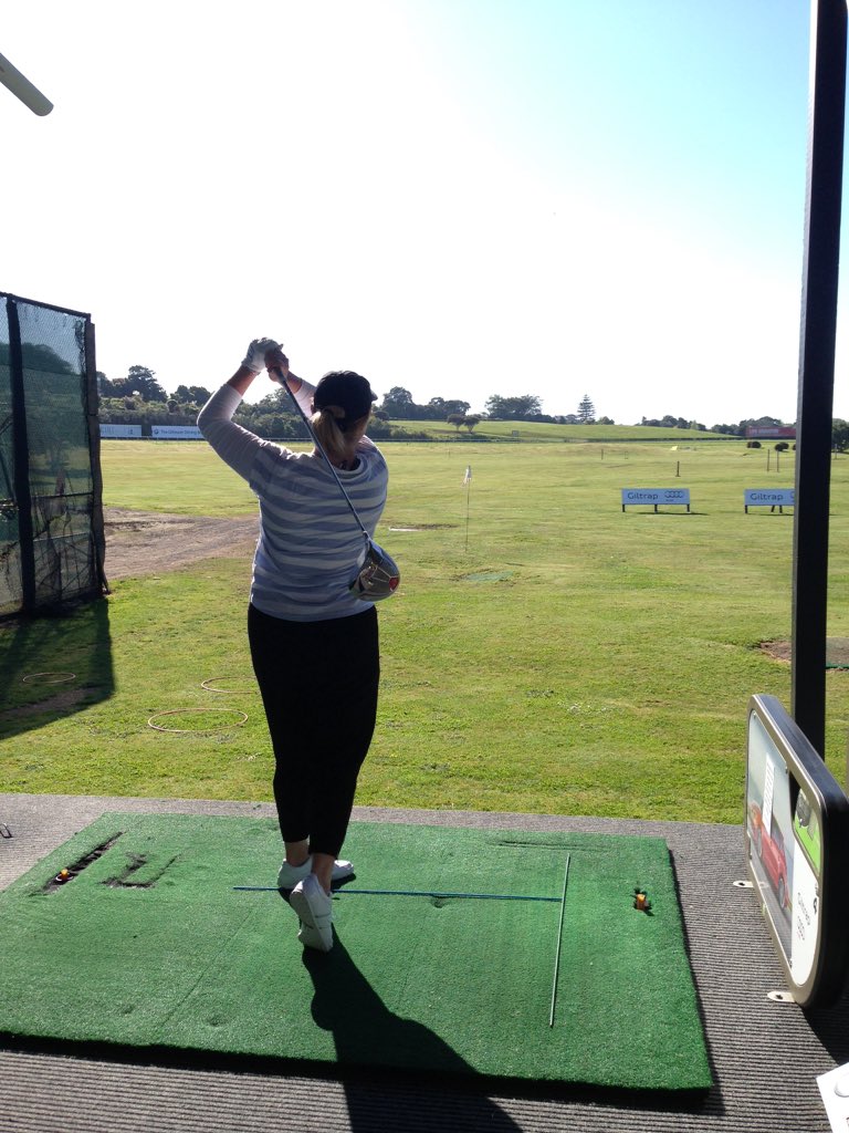 kirbsta14's tweet photo. Early morning hit out with the sister @ToniStreet  @InstituteofGolf #shelovesgolf @ https://t.co/aR0dsSTkPZ