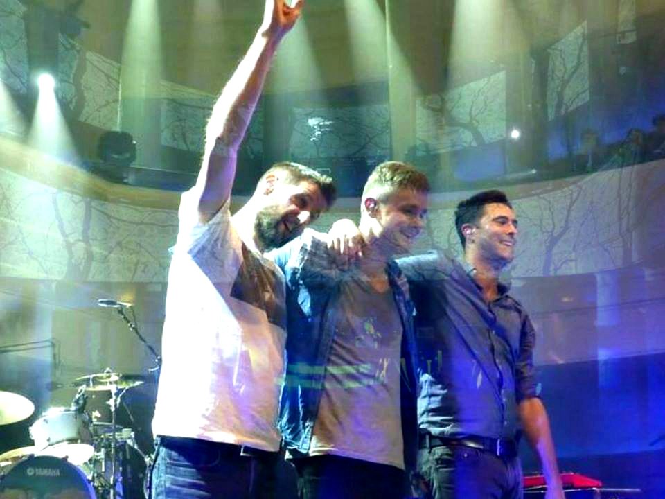 hlimpo's tweet photo. Special #FlashbackFriday
"Somewhere Only Keane & Keane Fans know.." 6thNov2013 #LivefromBerlin #worldwidescreening https://t.co/4mSU4PLGgi