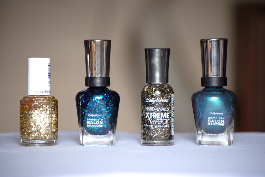 APolishedArt's tweet photo. New polish!!! #nailpolish #essie #sallyhansen #glitterpolish https://t.co/Ej5Ru22tuP