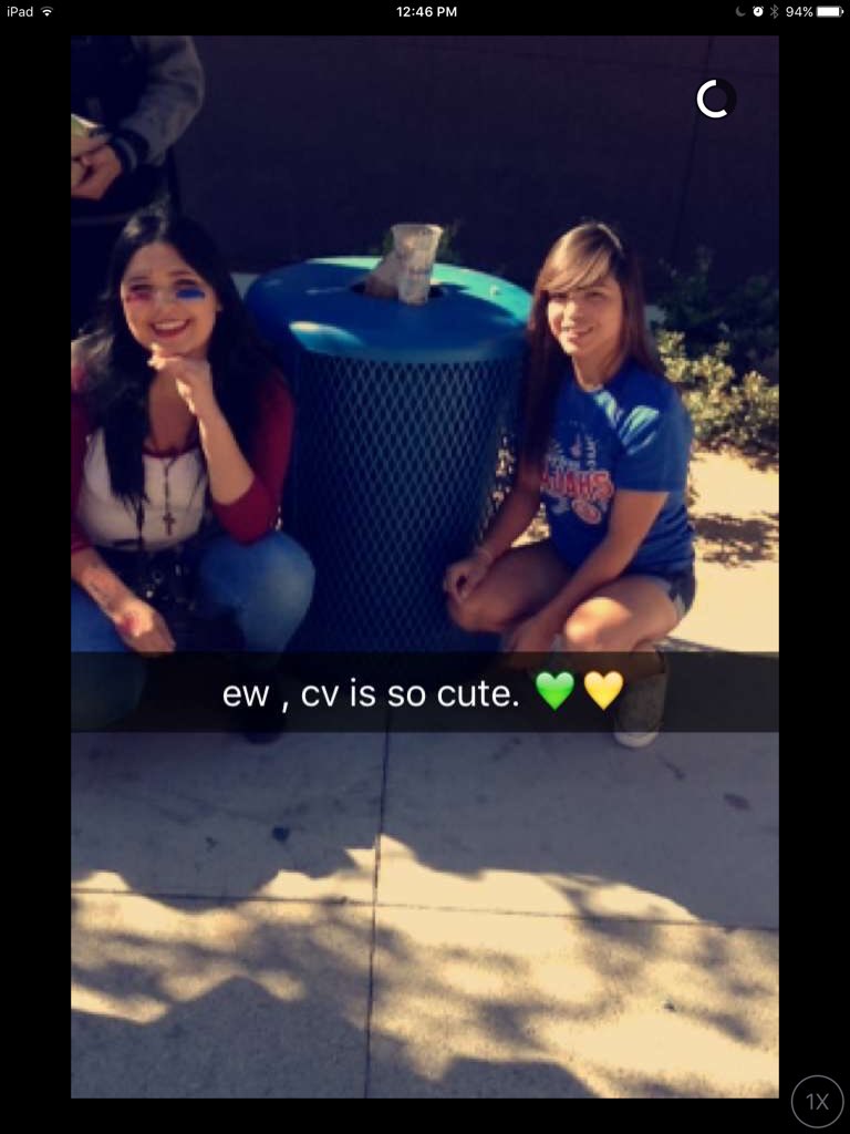 yayeao's tweet photo. where tf is the green and gold? INDIO talking trash anout themselves #IndioWho #bluetrashcan https://t.co/t7S7K26cga