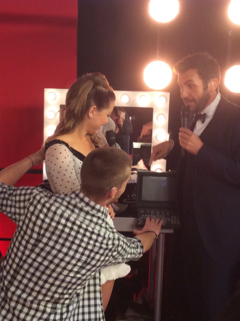 DALS_TF1's tweet photo. #DALS80
Petit retour en arrière ! @enjoyphoenix devant un Minitel 😂 https://t.co/dFkBeTZwgC