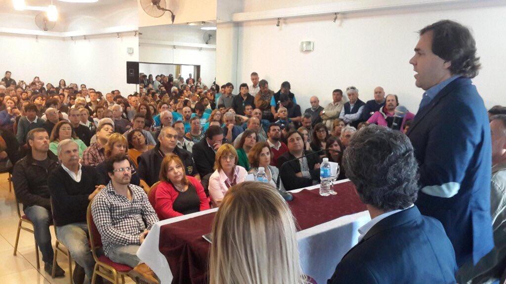 Plenario en Mar del Plata con los dirigentes del peronismo e independientes. Scioli o Macri.