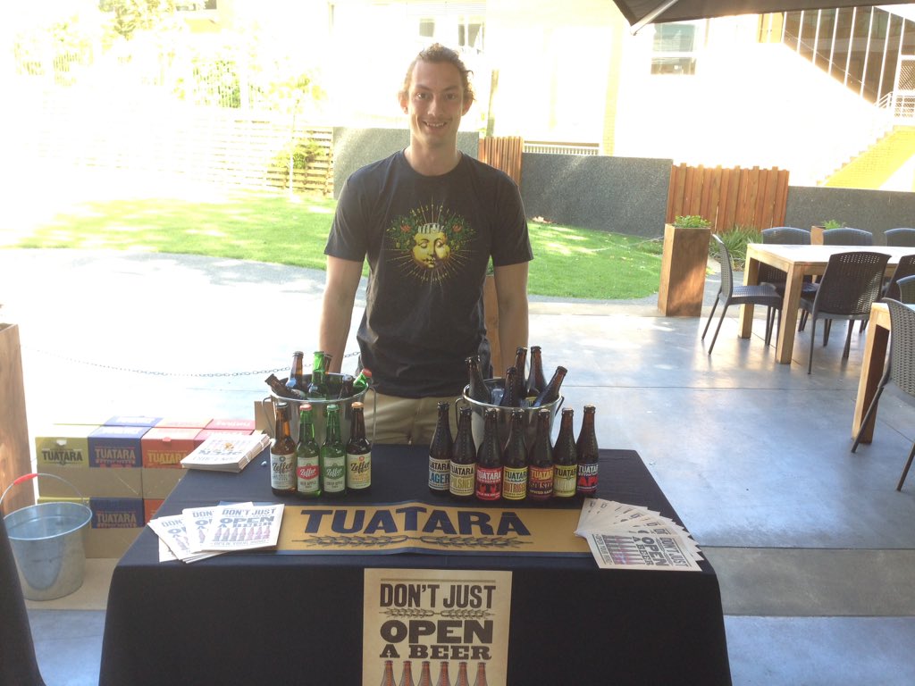 DMoffNZ's tweet photo. All ready for the @HamiltonWineCo showcase! Sun's out with a beauty line up @TuataraBrew @zeffercider https://t.co/UJHezZ9yE2