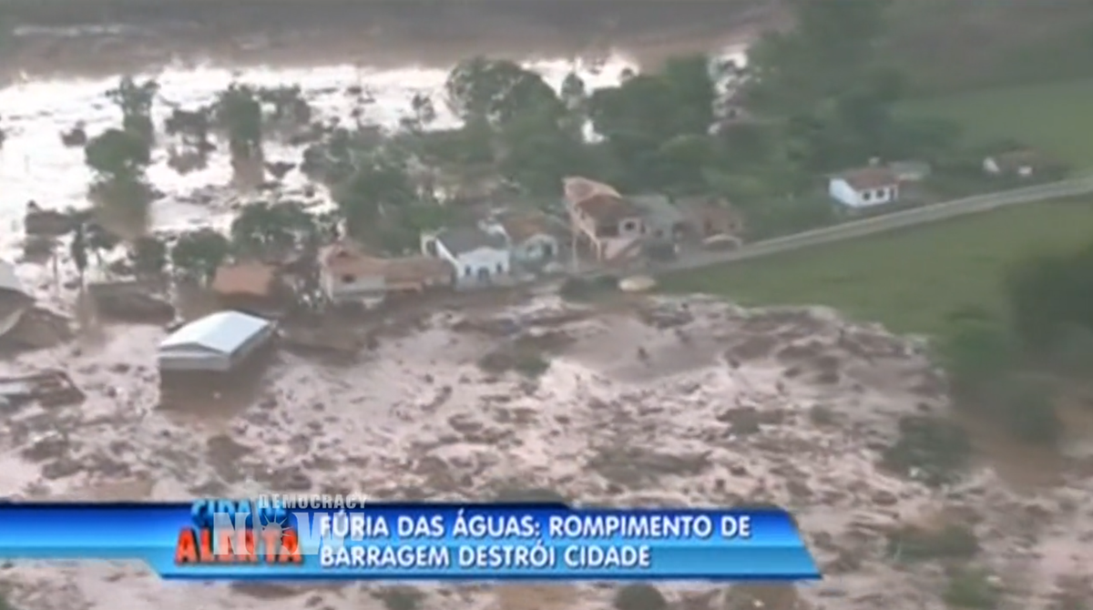 democracynow's tweet image. Brazil: 17 Die After Toxic Mining Waste Floods Village ow.ly/Ul3tk