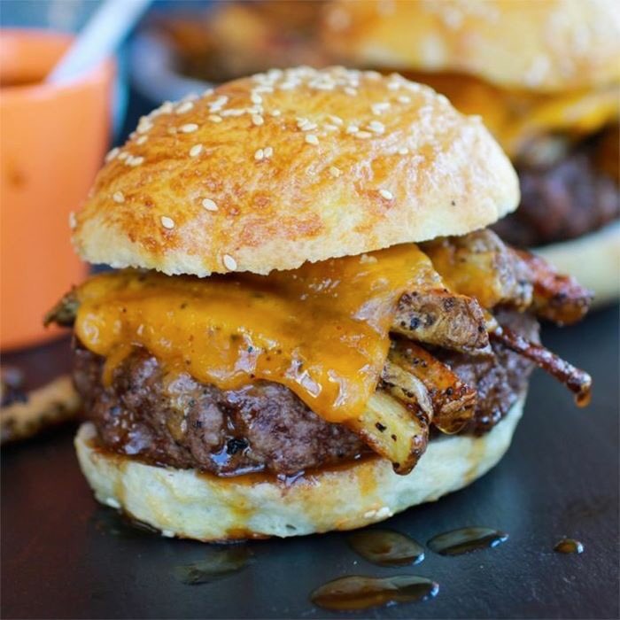 Burgers Bangers and bonfires look forward to seeing you all in Bedale tomorrow 5.30pm onwards # The combos back !