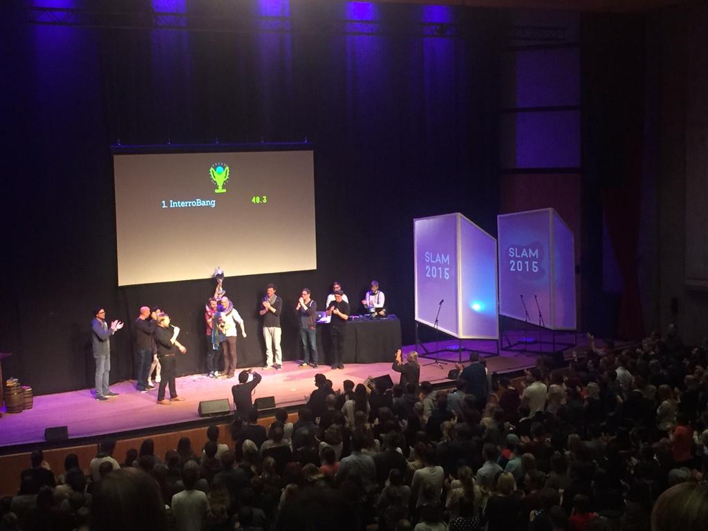 InterroBang macht das Rennen im Teamfinale. #slam2015
