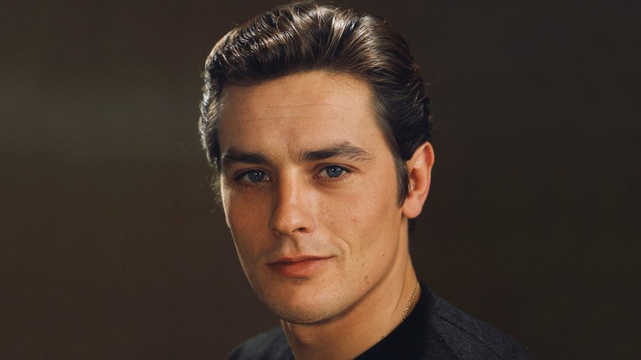 Enjoy some Alain Delon on this Sunday morning:  