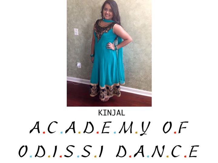 DKDeewane's tweet photo. Meet Kinjal, Poonam, Kesha and Neil our awesome exibition liaisons 😁💃🏻💯 #TheUltimateDanceBattle #DKD2 https://t.co/MSWewZBNfI