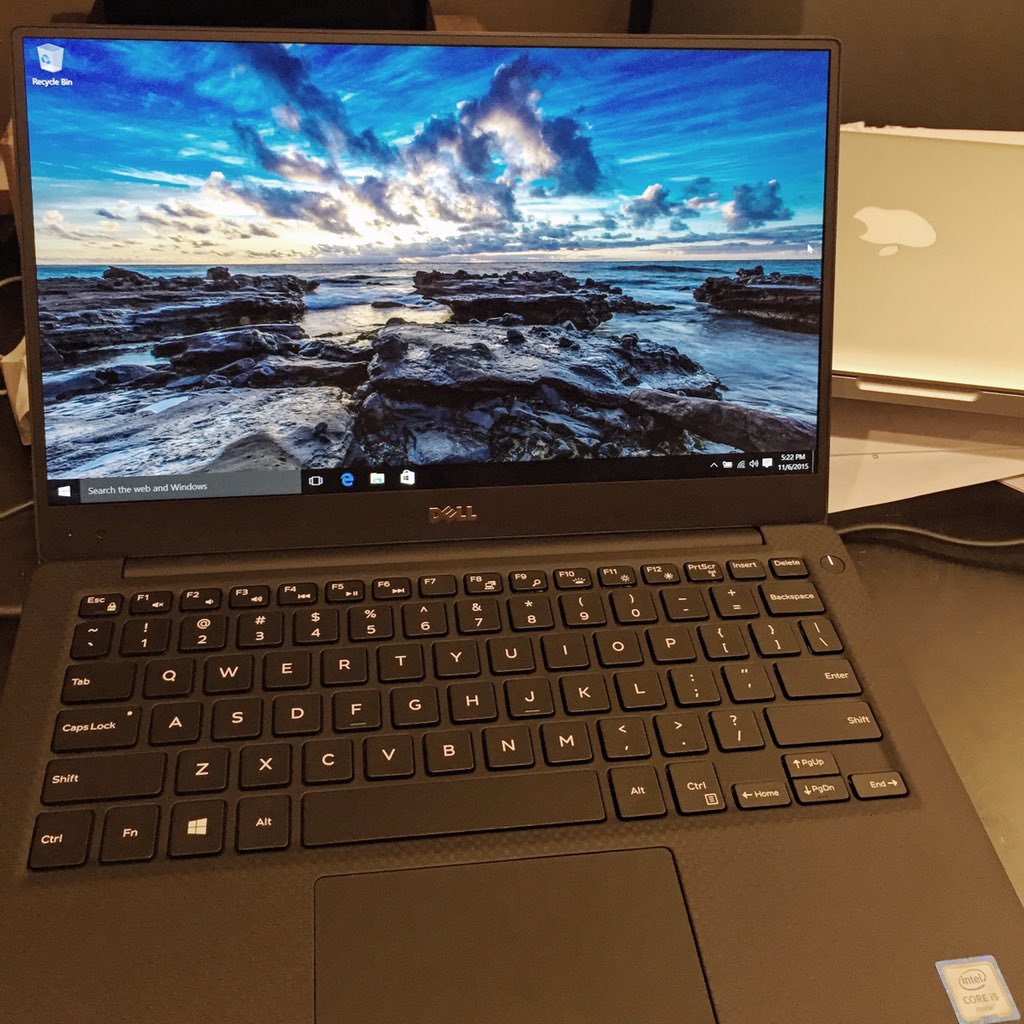 markwhyurich's tweet photo. Hello from the other side, Apple, because I just got A Dell. #BaDumCh #NoBezel. https://t.co/vj3gdxUiLP