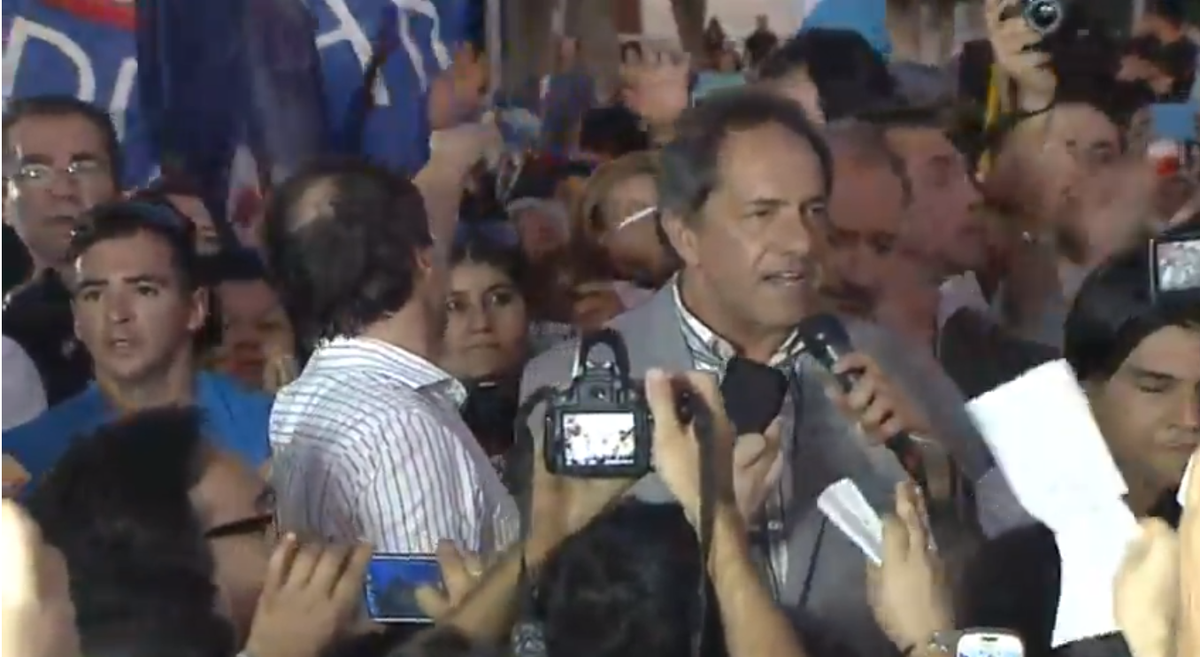ScioliCtes's tweet photo. .@danielscioli en #Corrientes: "El pueblo correntino marcó mi vida para siempre con su hospitalidad". https://t.co/cSHo0cabK8