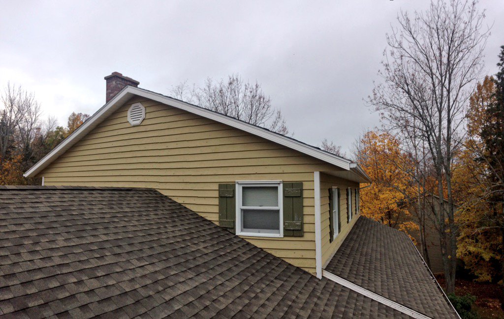 RefinedRoofing's tweet image. Latest Work In Kentville - Getting It In Before The Winter ❄️ #Roofing #NovaScotia