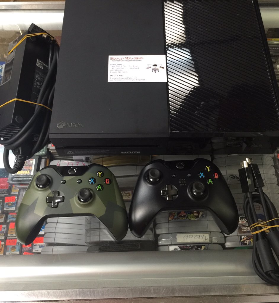bklynvideogames's tweet image. Some of today&apos;s trade-ins #xboxone #microsoft #camocontroller