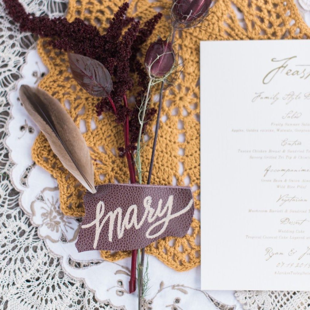BJonesPhotos (@bjoneswedding) on Twitter photo I'm obsessed with these leather & feather calligraphy place cards by <a href="/champagnepress/">Champagne Press</a> #cham… ift.tt/1SxiJgo I'm obsessed with these leather & feather calligraphy place cards by <a href="/champagnepress/">Champagne Press</a> #cham… ift.tt/1SxiJgo