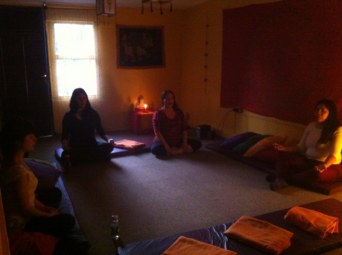 CentroBless's tweet photo. Comenzando Meditación Pleyadiana con Clara Estay 
https://t.co/1KSGbB0Fpe https://t.co/h4XnseIWJc