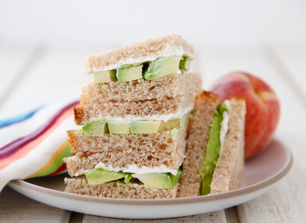 weelicious's tweet image. 3 ingredients are all you need. Avocado Cream Cheese Sandwiches. #DeliciouslySimple: bit.ly/1OaQkMW