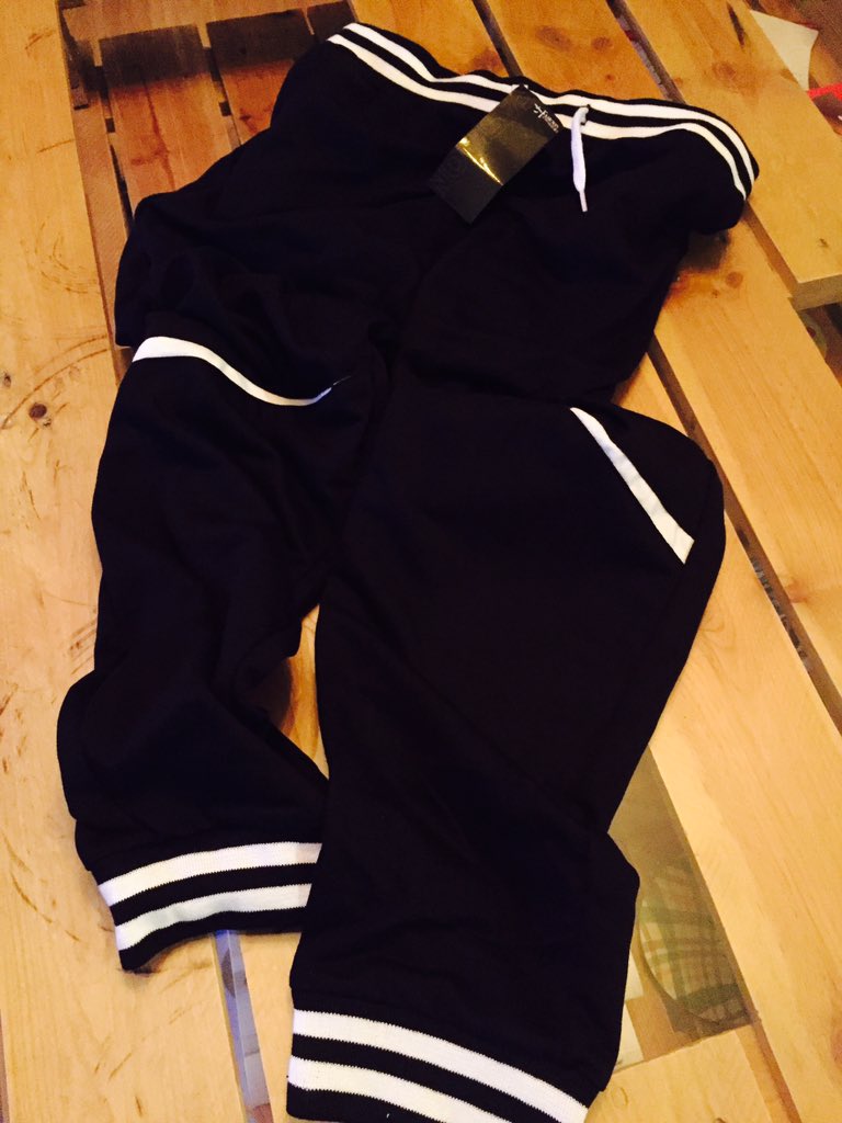 lemoormoda's tweet photo. Talla M, 20€ envíos fuera de Madrid consultar #moda #ropa #pantalon https://t.co/63vpRw9eIP
