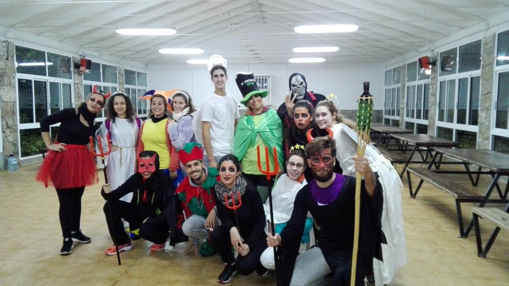 Estupendos monitores disfrazados #gran juego está noche con nuestros chicos de <a href="/DownCaceres/">@DownCaceres</a> ... nos encanta del ocio