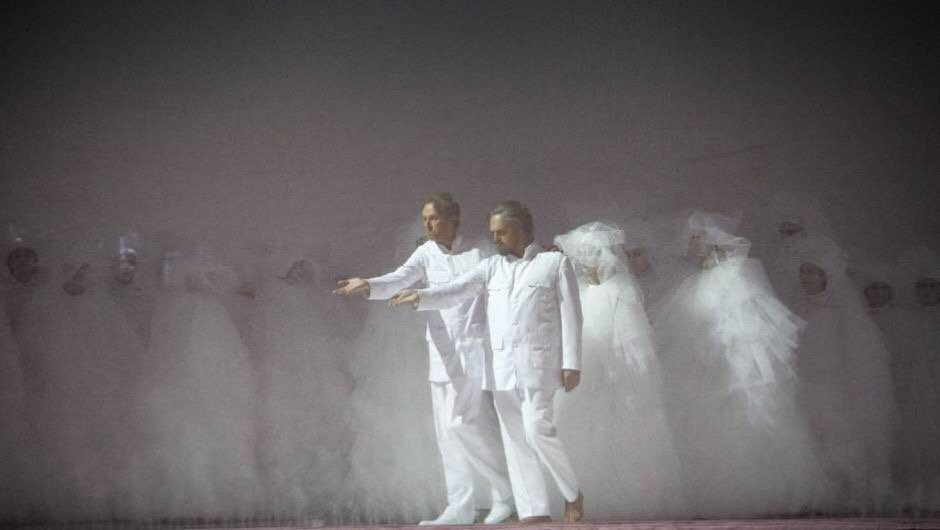 Stellar #MosesUndAron at the @operadeparis -a tale for our times of iconodulism. Great take. Wish there were more.