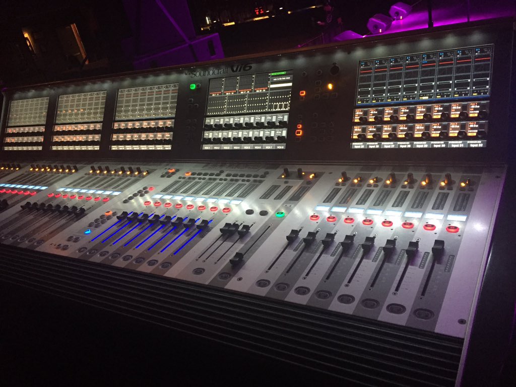 manwhat123's tweet photo. Setting up For the Show tonight @TriniHeat22 Spinnin Tonight 🔥🔥🔥🔥🔥      "THE FILMORE" https://t.co/13pUbODm13