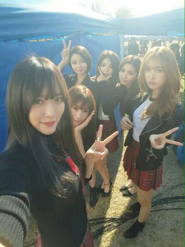 yeoreumpics's tweet image. 1 year with seoyoung and yeoreum, here's to many more! ❤️