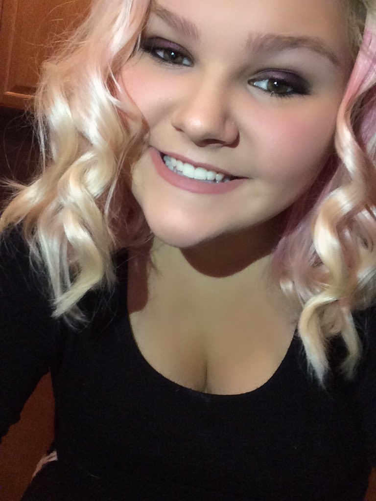 hookahwilkinson's tweet image. #SDKFamIsConfident gained so much confidence in the past year thanks to sdk &amp;amp; all my new friends I made bc of them😇