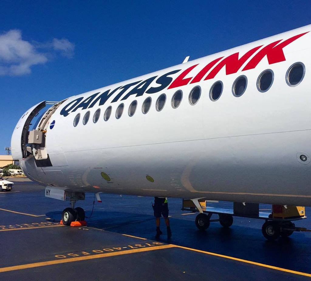 DeltaBravo33's tweet photo. Instagram : by aj767 - Karratha blue skies #karratha #westernaustralia #networkaviation #qantaslink #fokker100 #avg… https://t.co/3ukwH6y0TG