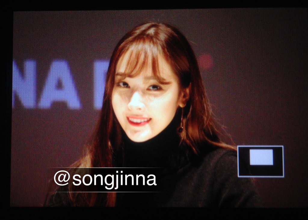 [PIC][07-11-2015]Jessica tham dự buổi Fansign cho dòng mỹ phẩm "J.ESTINA RED" tại "Myeongdong Lotte Cinema" vào chiều nay - Page 2 CTL46g4UAAEFfJL
