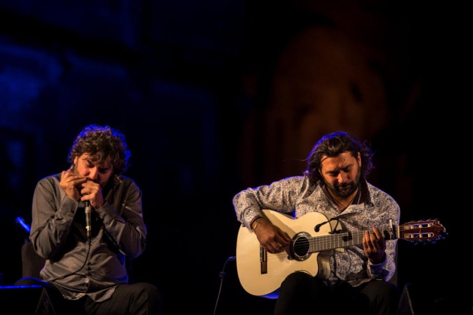 RollingStoneIN's tweet photo. #RIFF2015 Read our interview with Spanish virtuosos @Josemi_Carmona and @armonicaserrano.
https://t.co/rh7qikRj58 https://t.co/AyEcLTJiiG